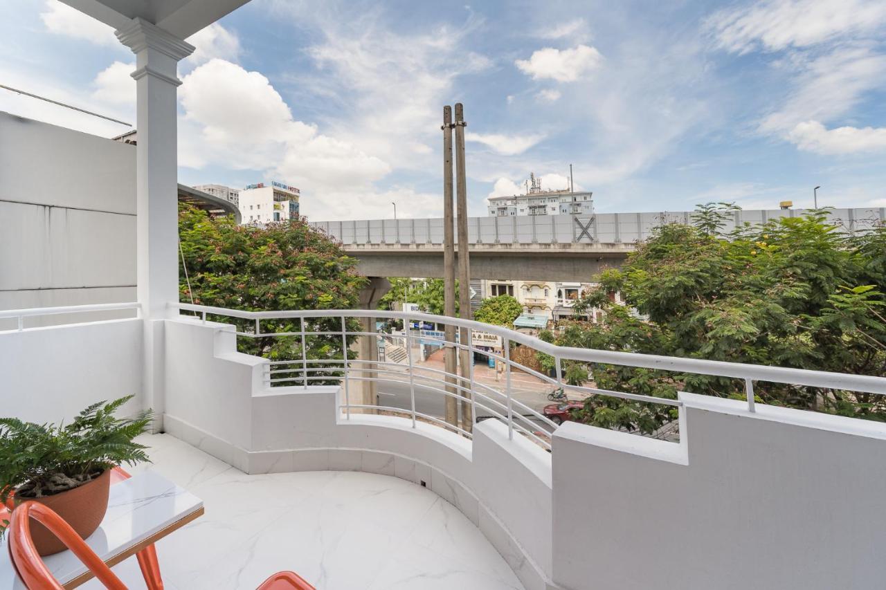 C O R O N A Hanoi House Экстерьер фото